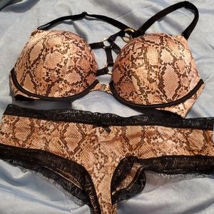 Victoria's Secret bra set